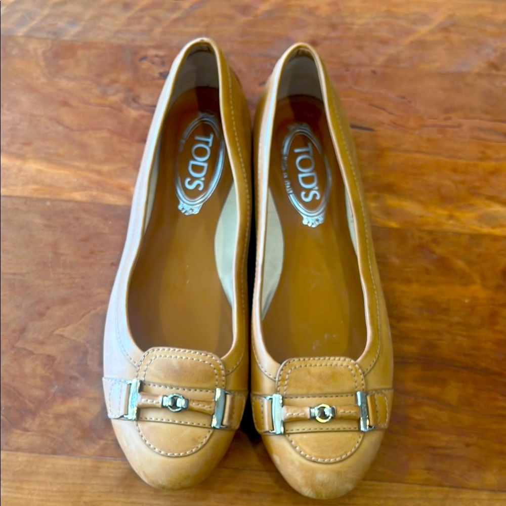 Tod’s Beige Leather horse bit ballet flats drivers. Excellent condition EU 39